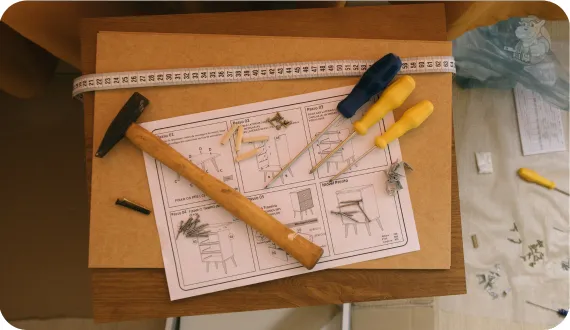 montaż szafki przy użyciu podstawowych narzędzi